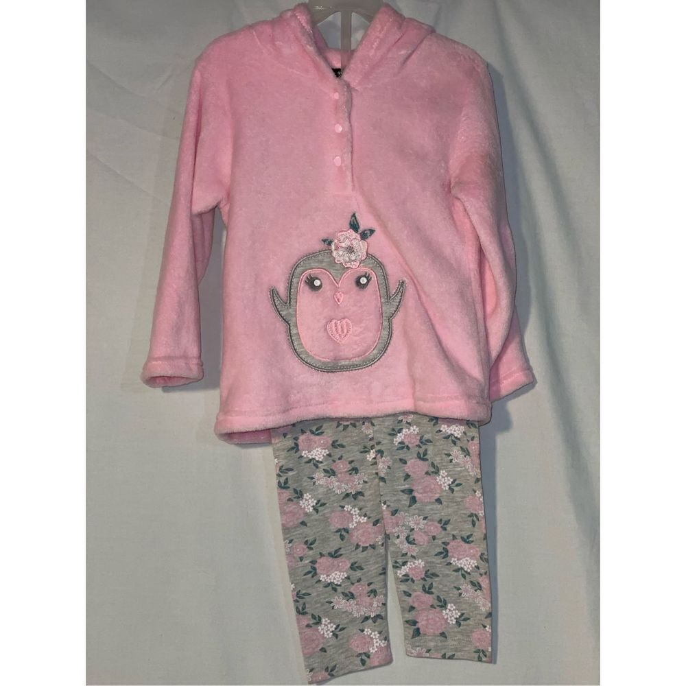 DDG Darling 4T pants and fuzzy sweater